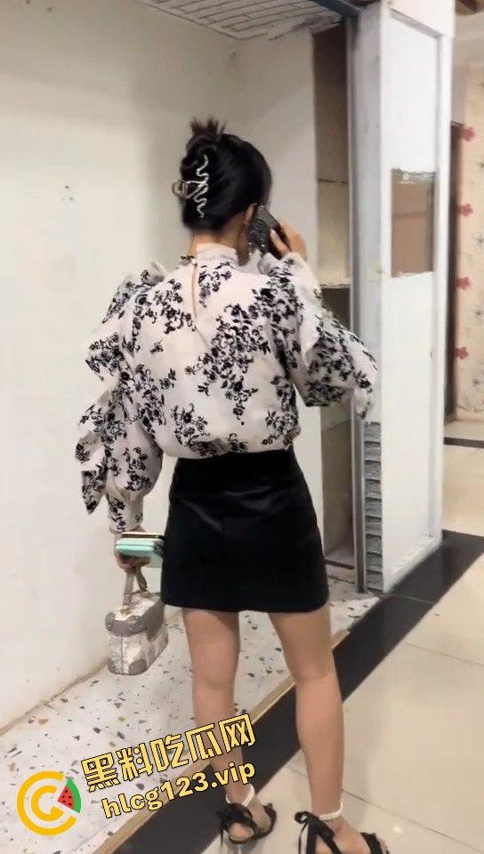 瓜友抓小三现场,广西婊子知三当三!贱人终究逃不过,捉奸现场太文明了?-3