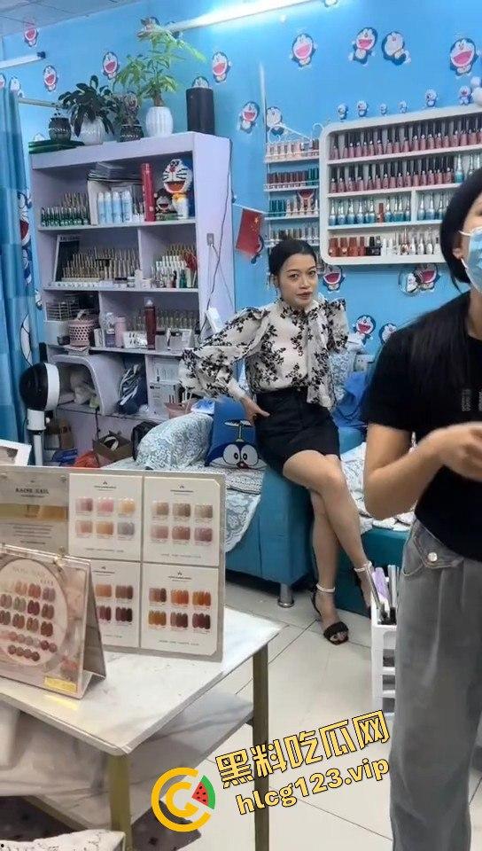 瓜友抓小三现场,广西婊子知三当三!贱人终究逃不过,捉奸现场太文明了?-11