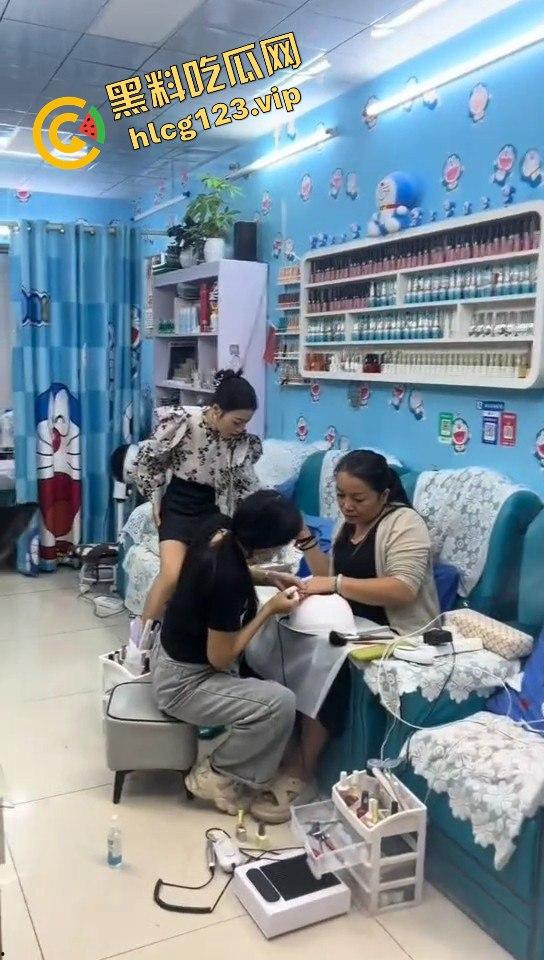 瓜友抓小三现场,广西婊子知三当三!贱人终究逃不过,捉奸现场太文明了?-12