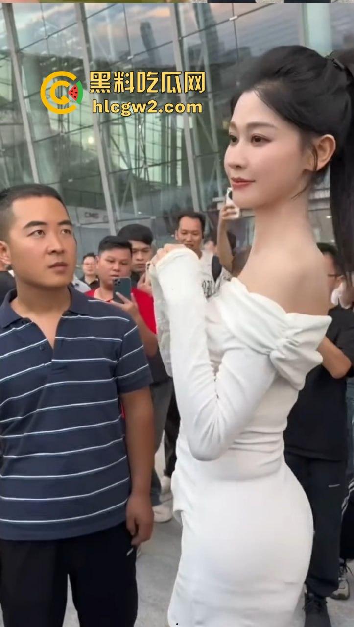 火遍全网的骚眼神大师【条纹哥】封号 一个纯粹色到骨子里的人 低级趣味的神话落幕 纯粹骚气永留人间！-6