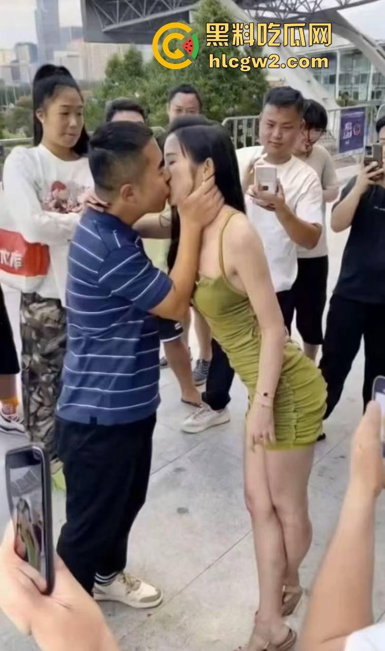 火遍全网的骚眼神大师【条纹哥】封号 一个纯粹色到骨子里的人 低级趣味的神话落幕 纯粹骚气永留人间！-13