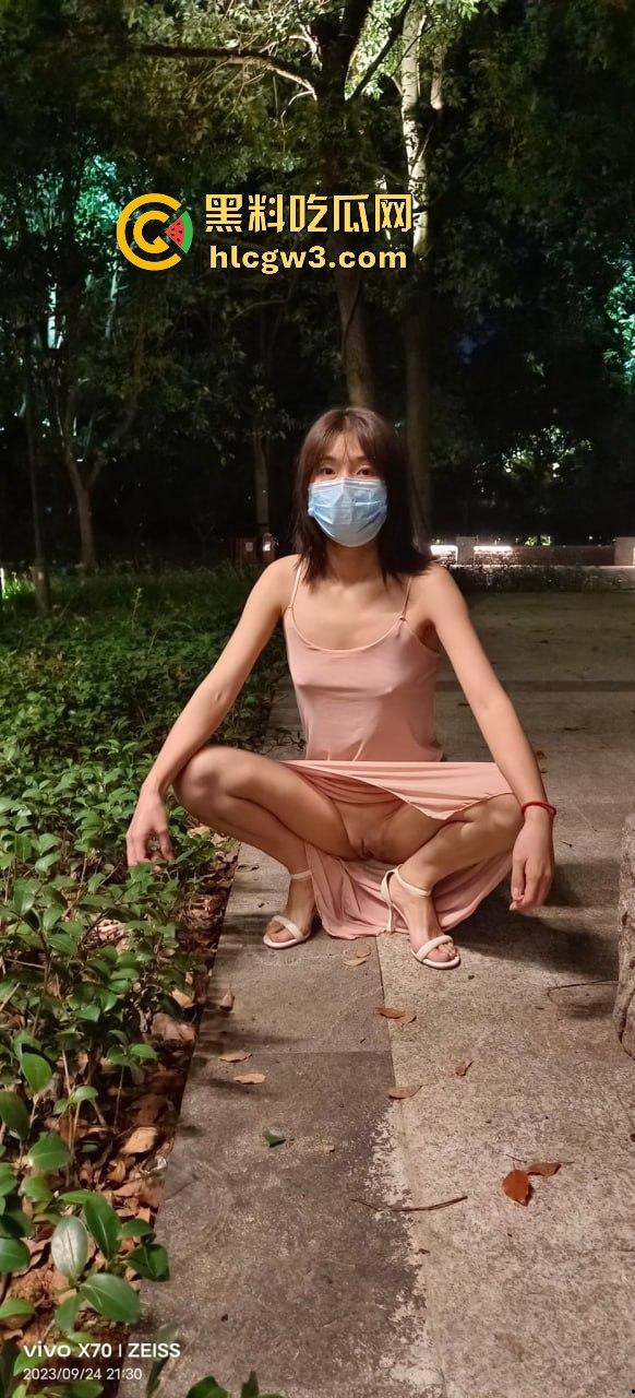 金华极品情侣【小鸟医人】大胆露出！户外放尿、透视装全裸人前露出，骚劲简直拉满！-13