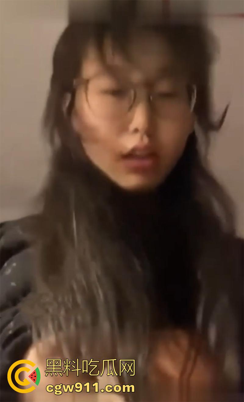 沈阳理工大学【刘欣】清纯学生妹,被富二代包养调教,私密自拍泄露,绝美脸蛋配魔鬼身材,让人欲罢不能!-7