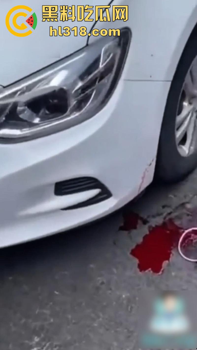 女子出轨被老公刀杀，云南夫妻在南京打工，想不到已婚妻子竟出轨工头，遭老公连捅数刀当场身亡！-6