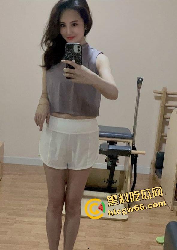 达州极品少妇【吴小倩】背着男友约炮录像，骚逼被操到戴痛苦面具，男友怒放全网！-3