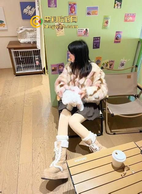 师范大学刚毕业的老师『 曹颖 』台上教语文台下当母狗，课堂上严肃教书，私下穿情趣装爱喝精液舔脚求疼爱！-2