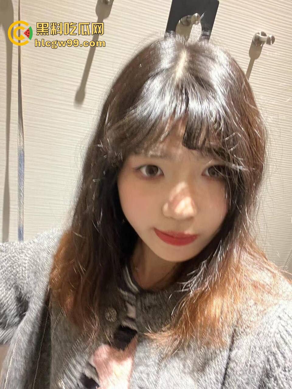 师范大学刚毕业的老师『 曹颖 』台上教语文台下当母狗，课堂上严肃教书，私下穿情趣装爱喝精液舔脚求疼爱！-3