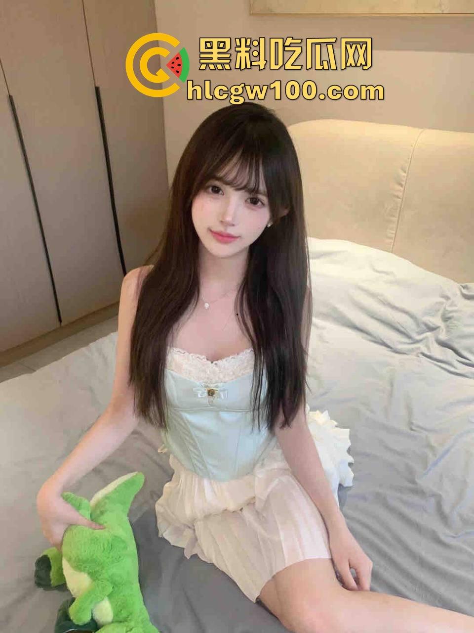 陕西酒店00后前台骚妹子『 蒋可冉 』直接成瓜友御用炮友,干完不粘人骚到骨子里,随叫随到谁用谁爱上!-2