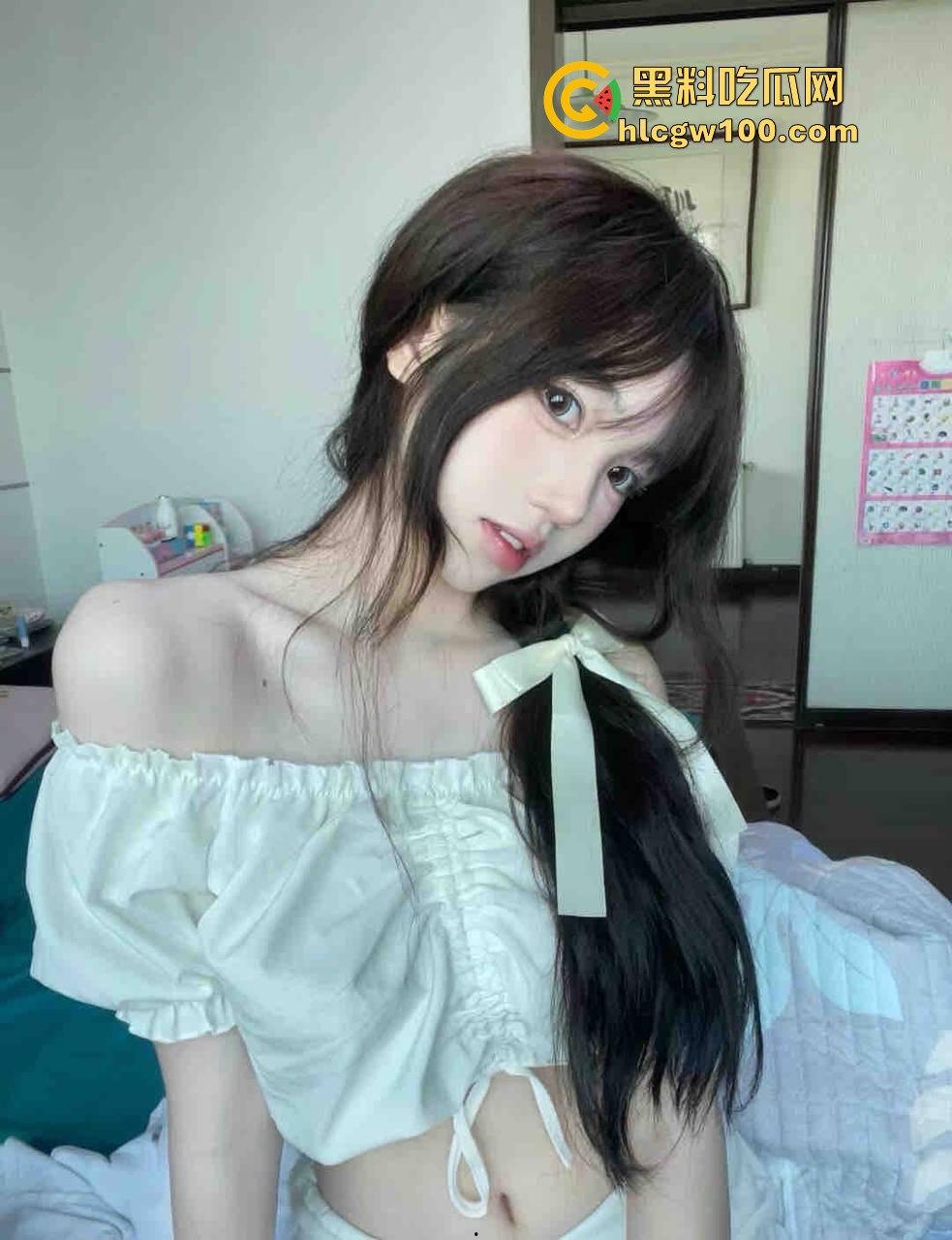 陕西酒店00后前台骚妹子『 蒋可冉 』直接成瓜友御用炮友,干完不粘人骚到骨子里,随叫随到谁用谁爱上!-17