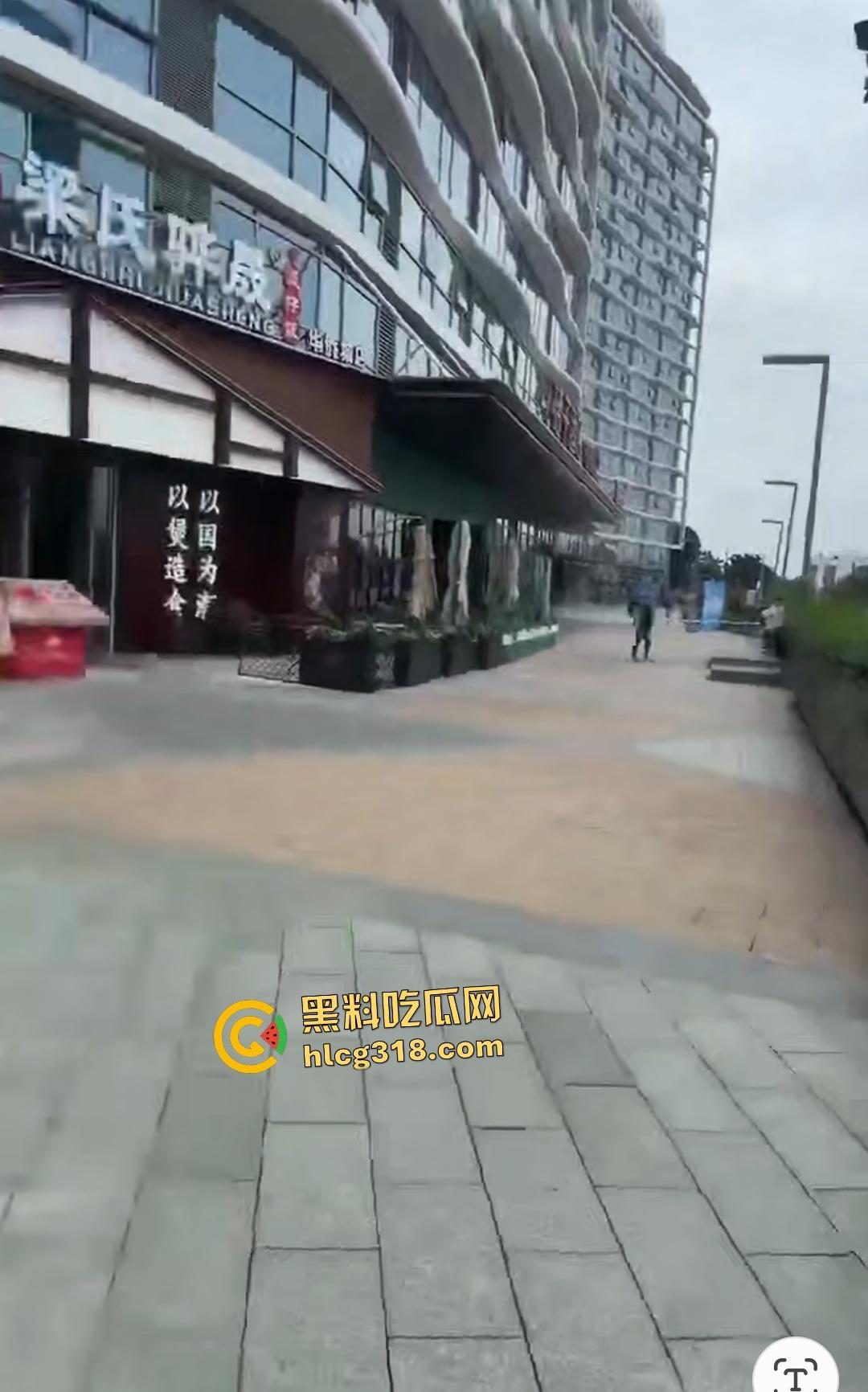 华侨城桔子酒店女子穿最爱的JK跳楼自杀悲剧！原因竟是女友遭男友暴打次日绝望坠楼！-5