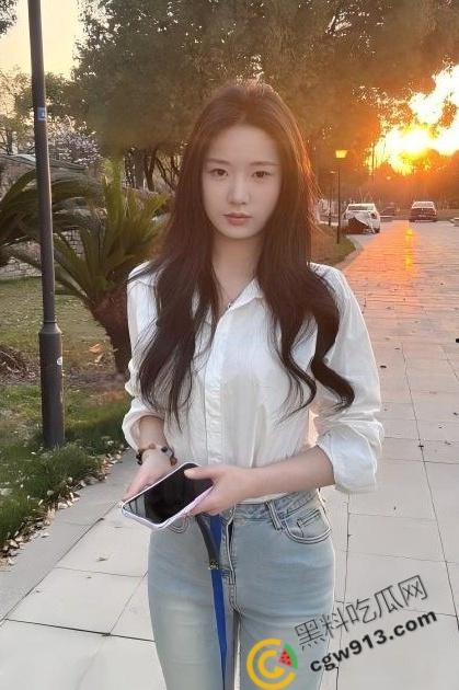 海角乱伦！嫂子的制服诱惑，高跟黑丝性感迷人，嫩逼把精子全吸光，酒店乱伦激情一夜-2