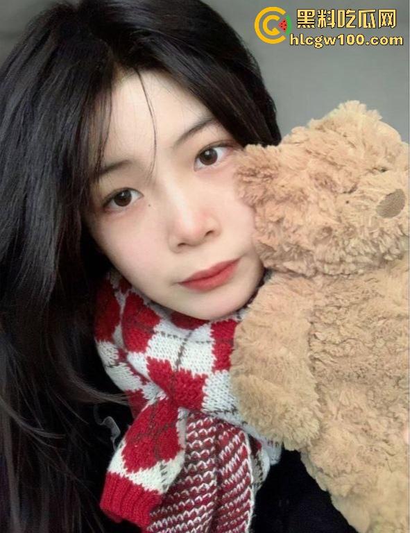 合肥网恋聊到的大学妹【余嘉宁】刚失恋就被拿下，性冷淡到床上闭眼不叫不闹，连分手都显得清淡无味！-1