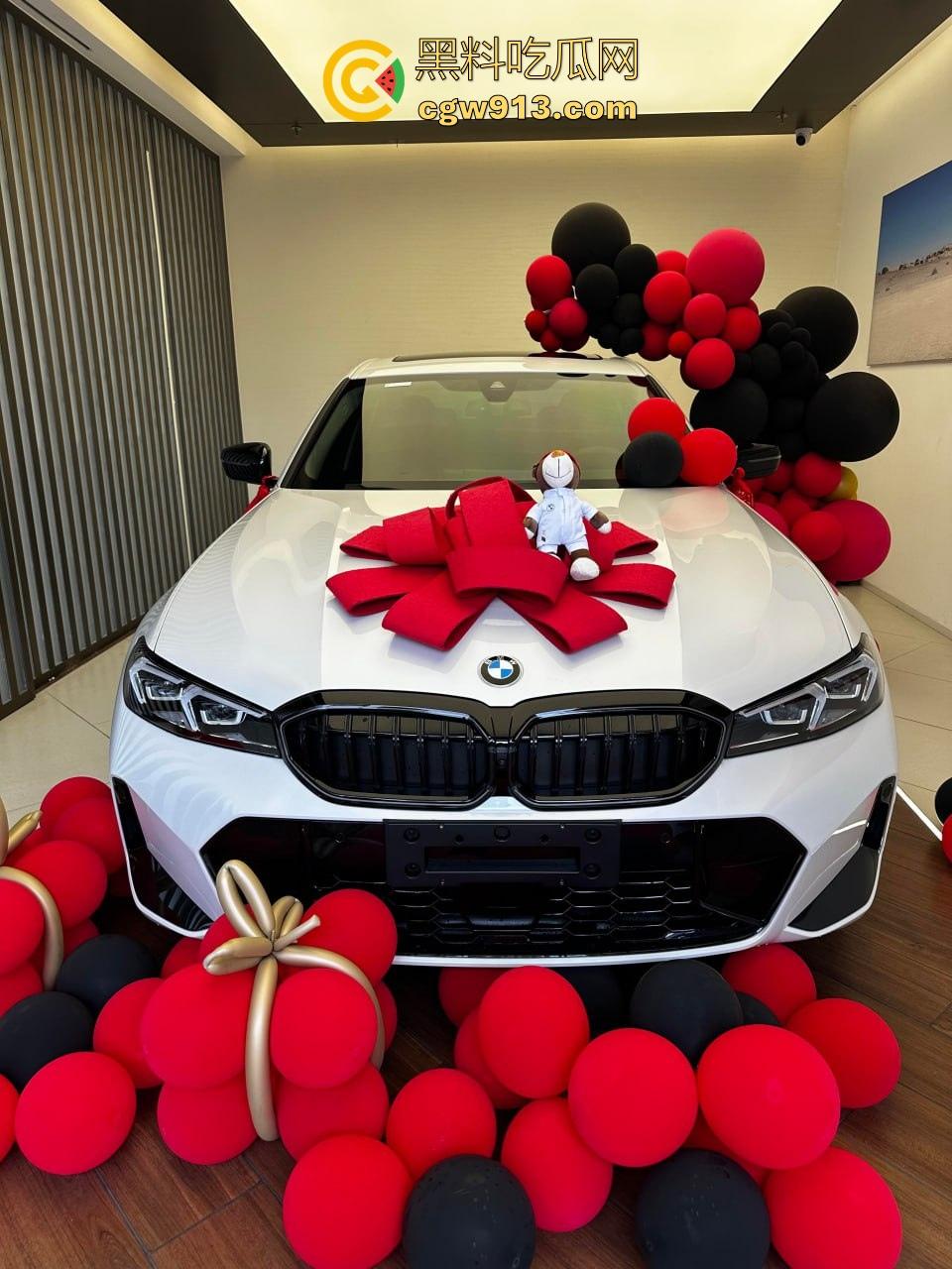 骚的不定是小姐,还有可能是销售,半哄半骗为保小姐姐业绩全款拿下,酒店无套内射表示感激!-1