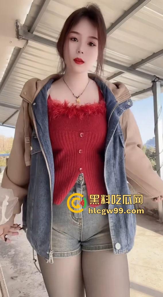 快手网红【小婊妹】明码标价200买自慰，2000线下一夜情，颜值平平还敢卖这么贵，真把自己当金逼了？-6