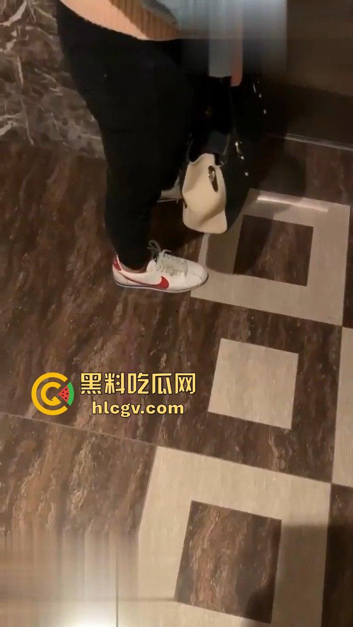 性感台妹【陈颖】清纯外表掩不住骚劲！私下就是只母狗，床上被操到语无伦次只剩淫叫！-11