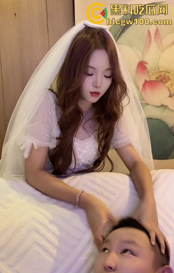 抖音鑫麟阁新娘技师『莉莉安』跪舔视频流出，白月光成屌下玩物，深情吃鸡巴被拍，全网独家曝光！-6