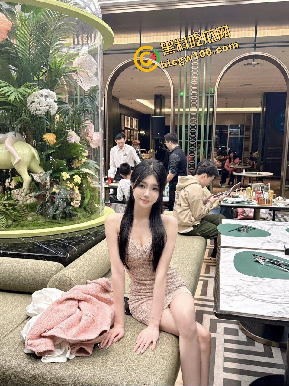 抖音风骚长腿模特御姐反差婊【深藏】白丝诱惑调情口交，性感炮台爆操晃奶淫叫娇喘！原创独家曝光流出！-3