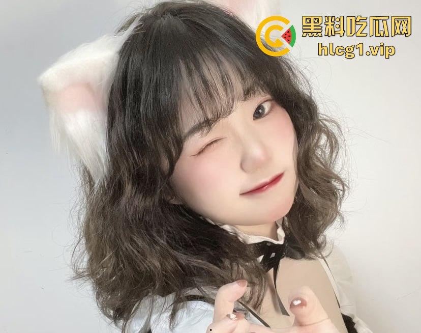 天津信息职业技术学院『陈雅沐』分手后爆出大尺度视频！身穿情趣女仆装，被操得叫爸爸！-4