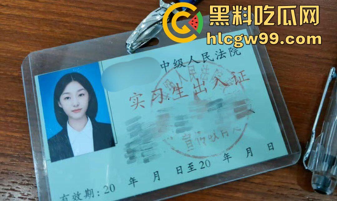 长春反差律师【吴惠玲】约炮自拍曝光,极品的颜值母狗,熟女骚劲让人射了还想干!-1