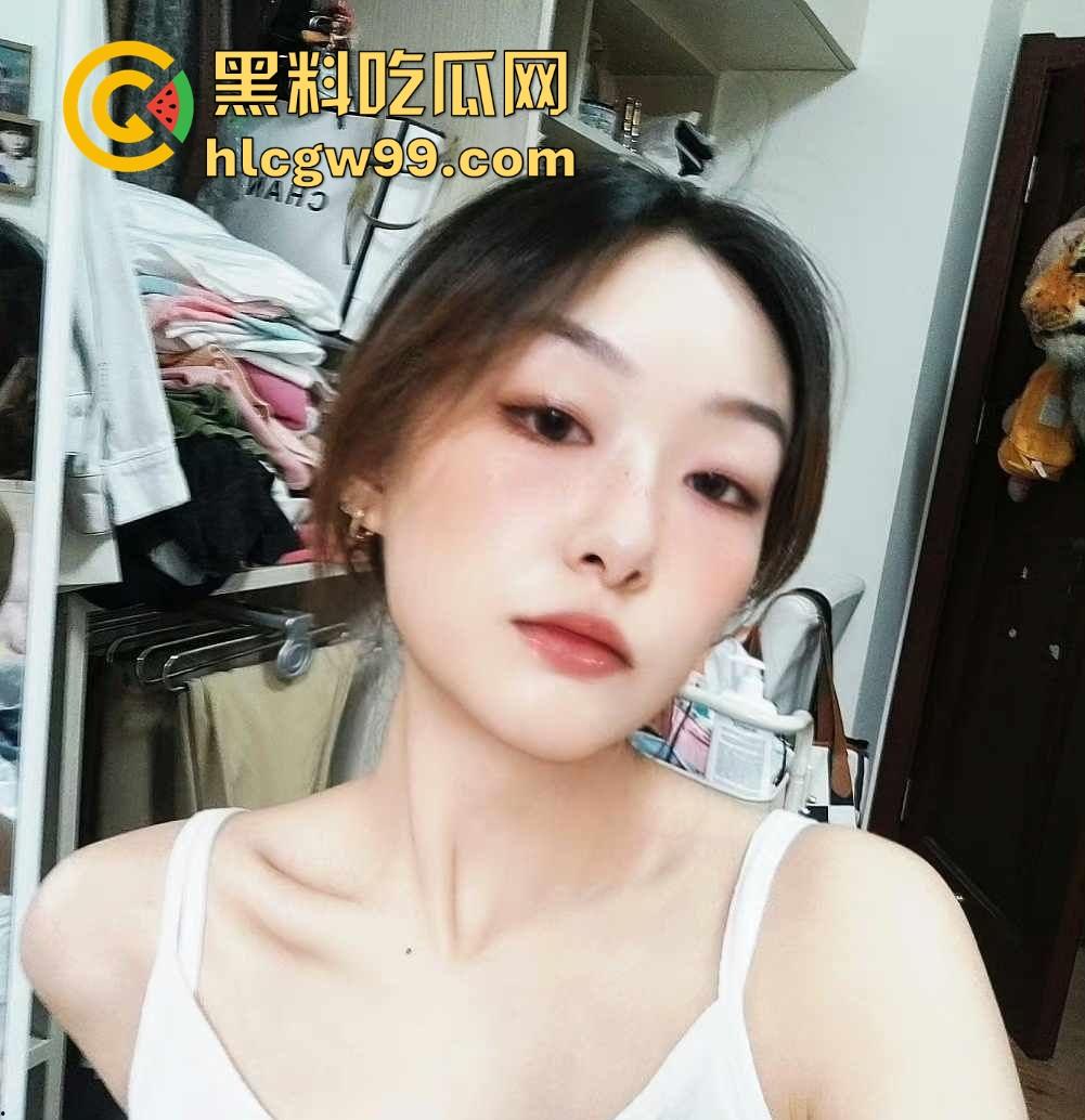 长春反差律师【吴惠玲】约炮自拍曝光,极品的颜值母狗,熟女骚劲让人射了还想干!-5