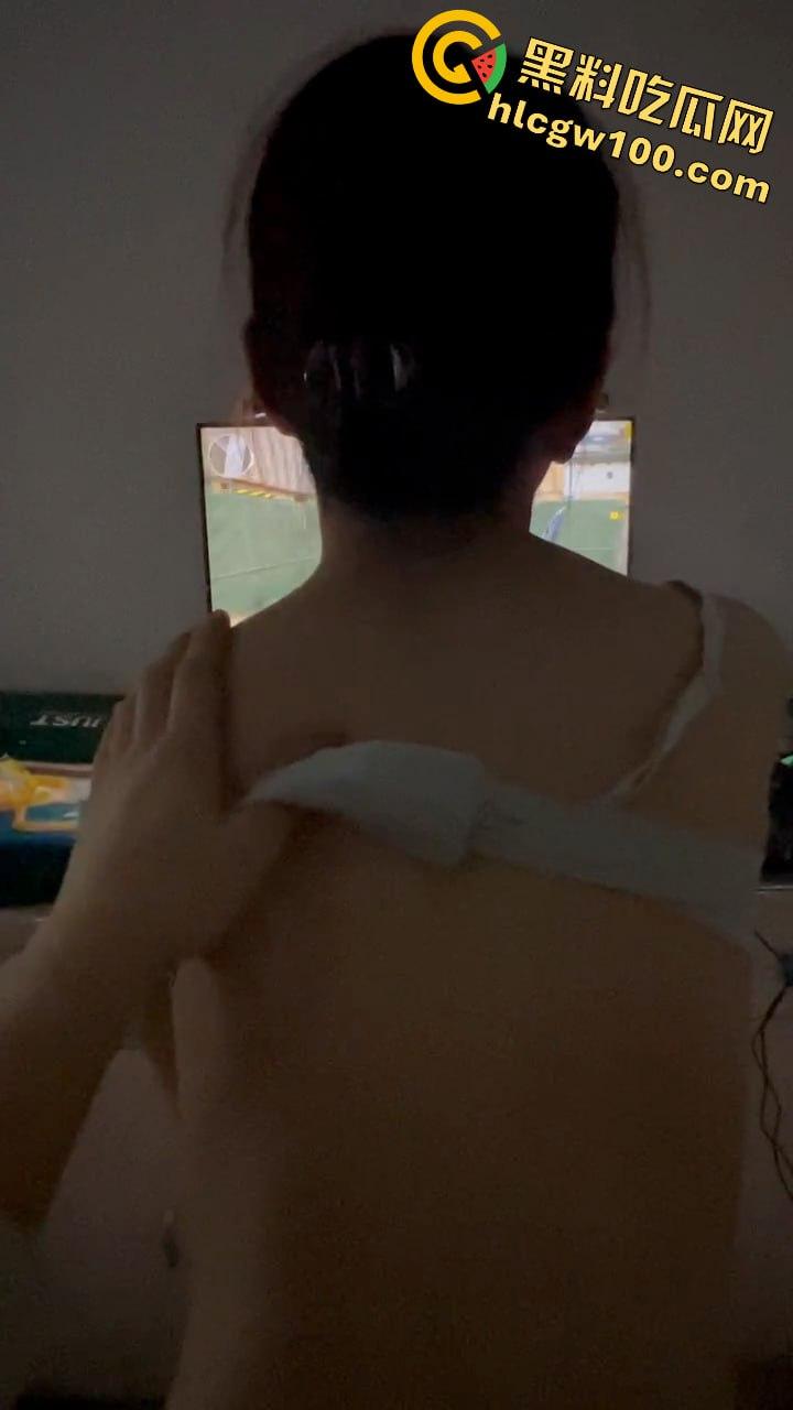 纯粹的猛攻艺术!不仅是游戏的枪王,更是现实的钢枪王,骚母狗女友被干的乱叫!-8