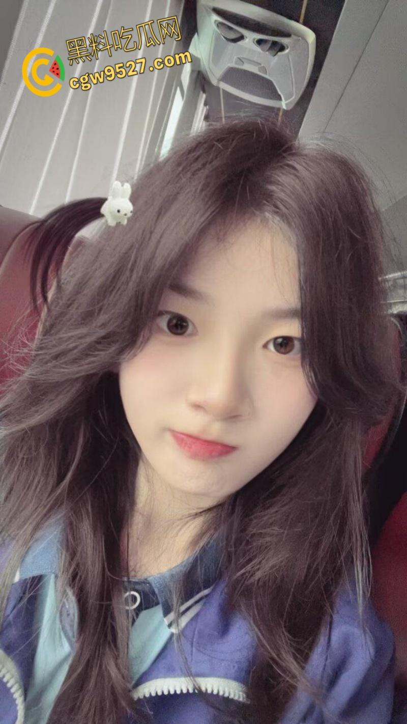 浙江临平职高高中生【朱亦媛】,表面上清纯学生妹,私下却是精盆母狗,到处聊骚约炮,性感酮体确实嫩 !-6