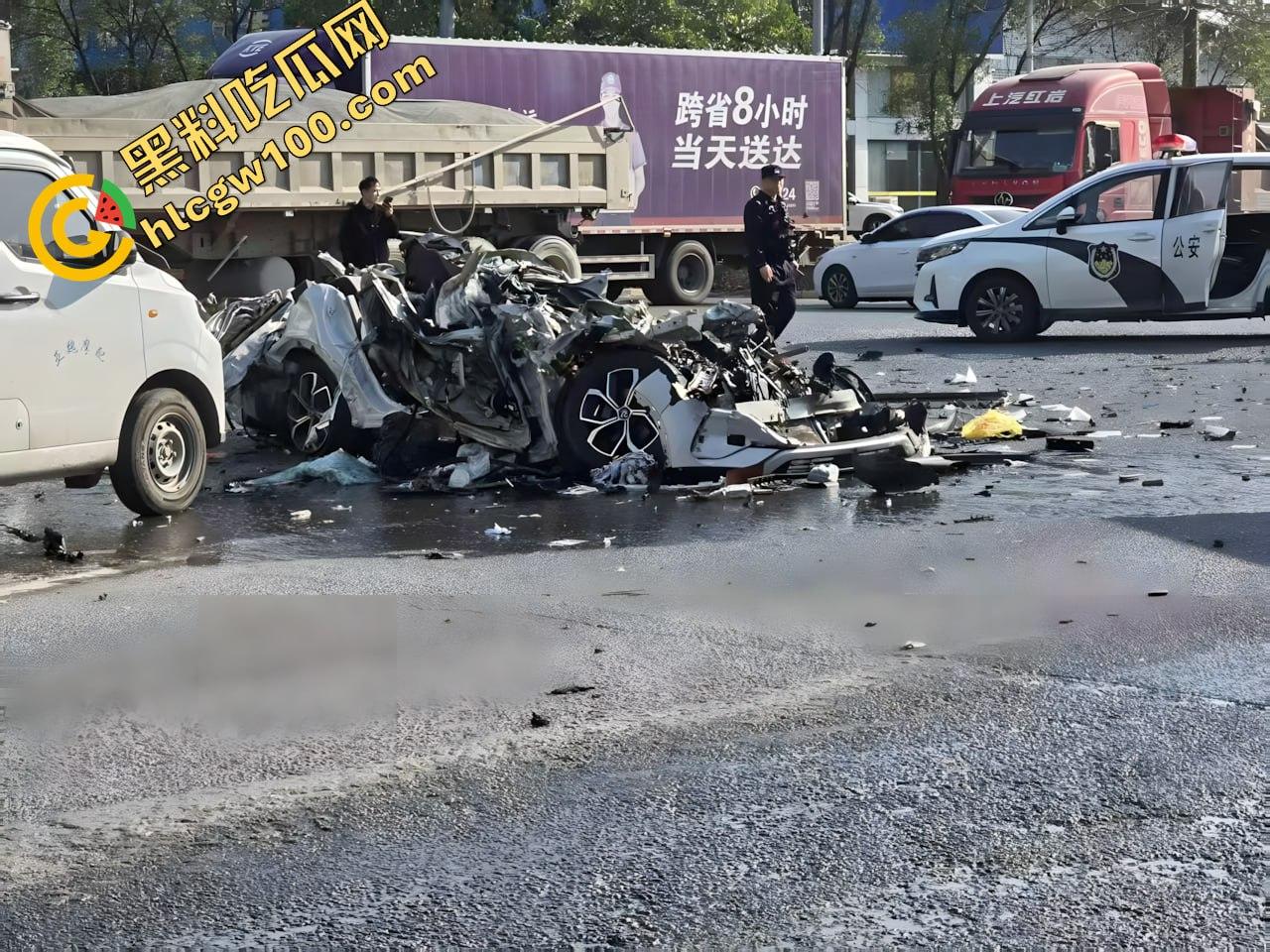 胆小勿入!广东河源比亚迪-元失控120码直撞大货车瞬间解体,女司机头都压碎了!-12