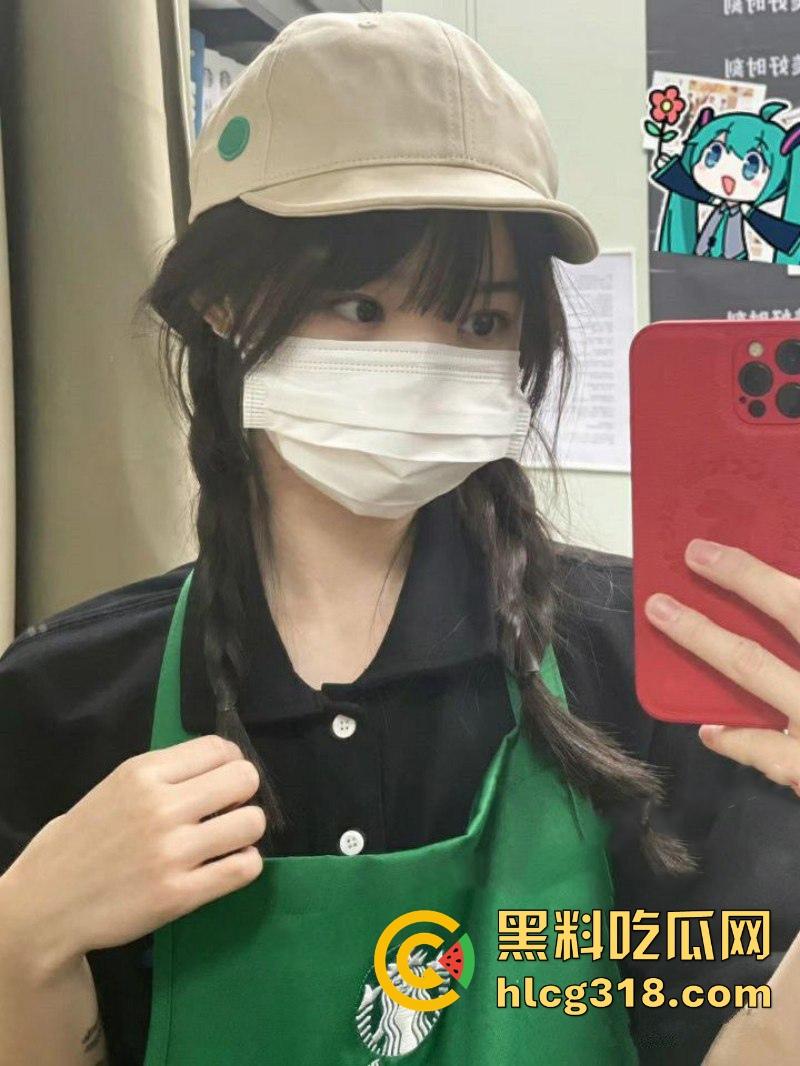 广西大学大一学妹【林依连】短裙白袜教室上演激情自慰,清纯贫乳通体娇嫩 ,紧致小穴让人浮想连篇!-2