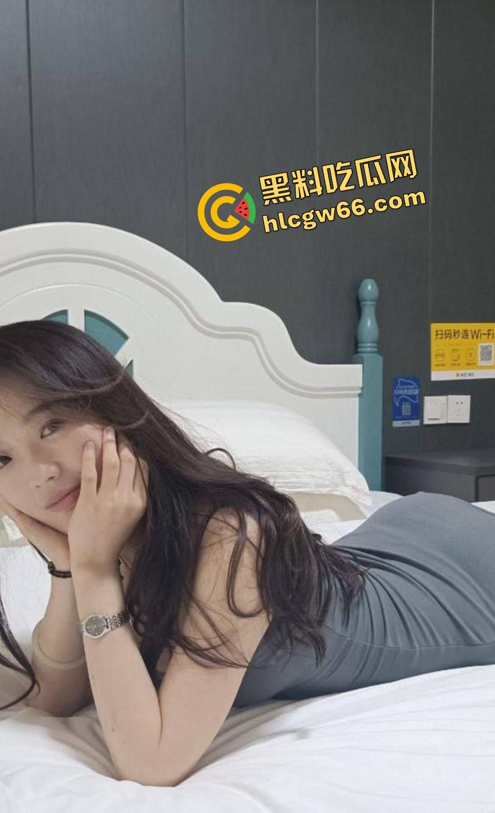 绵阳小龙坎老板娘『邱文倩』制服play干翻金主,火锅不一定好吃,但她的口活能让金主吃到高潮!-4