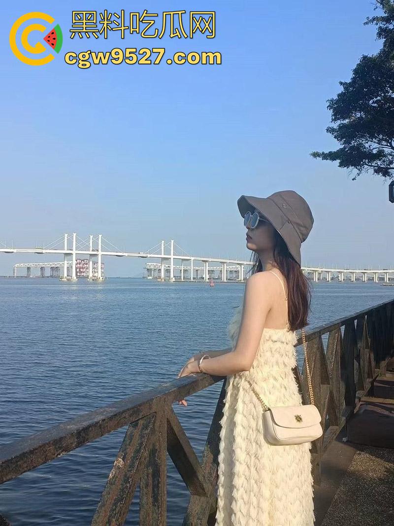 操别人老婆就是爽,极品少妇【刘彤】,身材性感风韵犹存,背着老公当富人母狗,约炮做爱视频曝光!-2