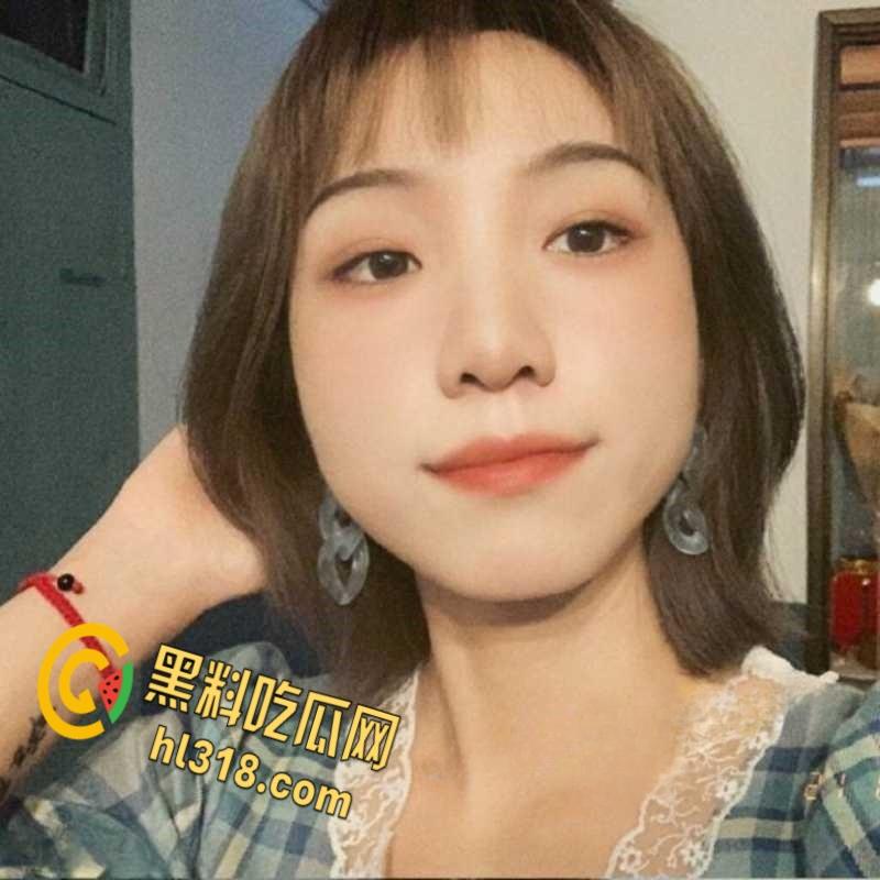 高颜值大四学姐不为人知的一面,在楼梯口玩露出口交,樱桃小嘴不断吞吐,还一边说喜欢吃爸爸的肉棒 !-2