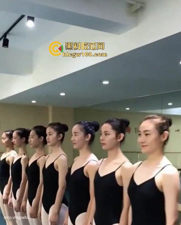 北京市海韵艺术学校芭蕾舞妹子【胡妍慈】金主定制视频曝光，极致反差诱惑，独家爆料！-6