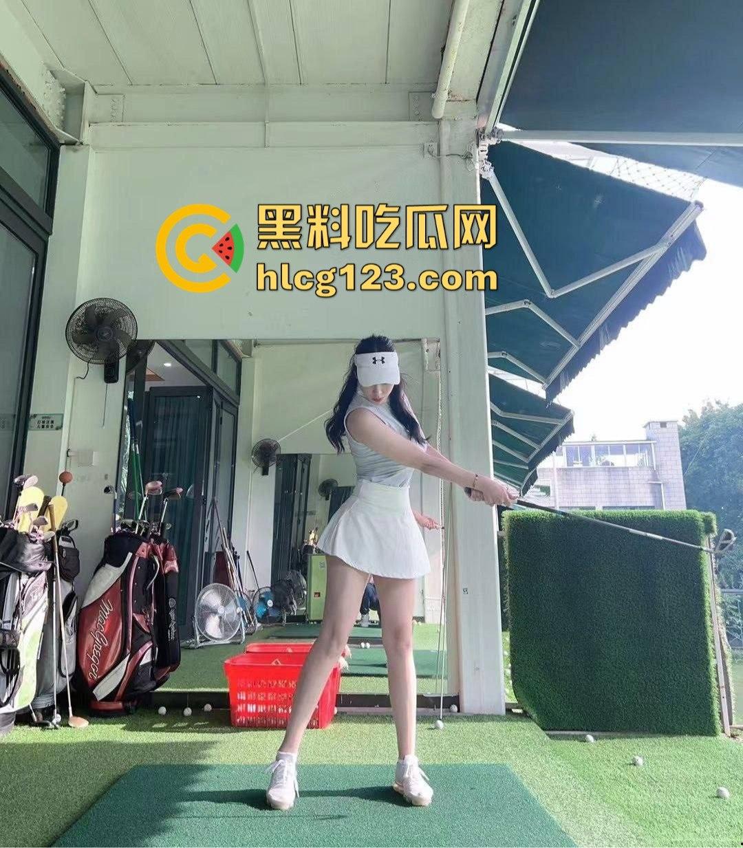 健身教练赵娣金火爆视频外泄,臀翘奶大,骚姿扭到飞起,2000块一节课你们觉得值不值?-12