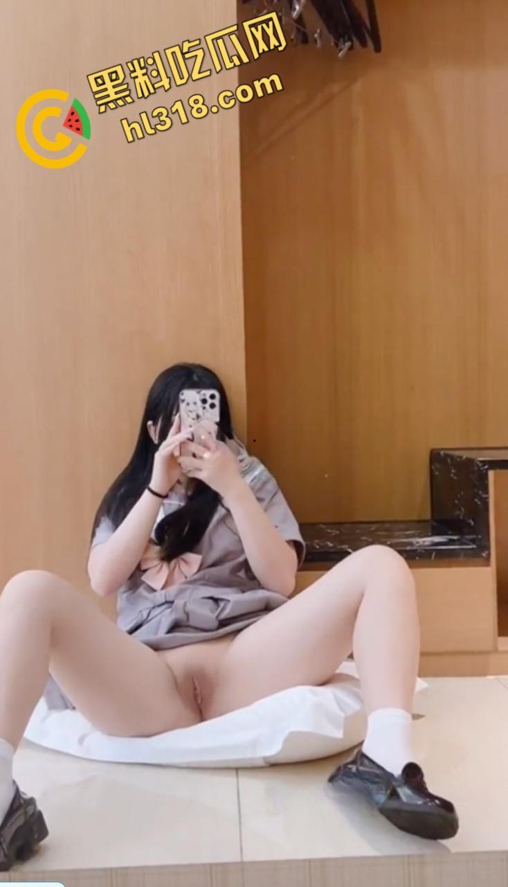 极品反差婊【小野】,高颜值清纯学生妹,被金主大叔包养,穿上黑丝海军服,酒店爆操被干哭了 !-1