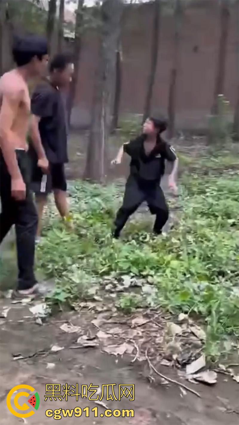 山东聊城临清市村头恶霸，烟店镇王集村一个14 岁，一个18岁，对一个12周岁的孩子进行殴打，真以为自己古惑仔了？-6