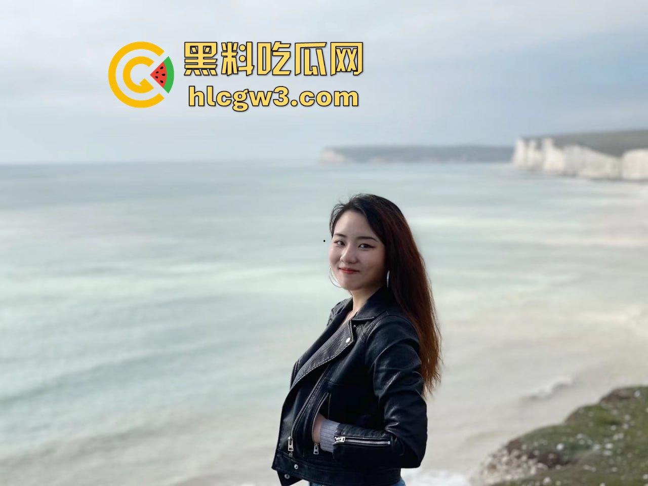 Sharman Court公寓绿帽情侣太会玩!谢菲尔德大学留子戴帽陪操,日完逼还晒学生证!-1