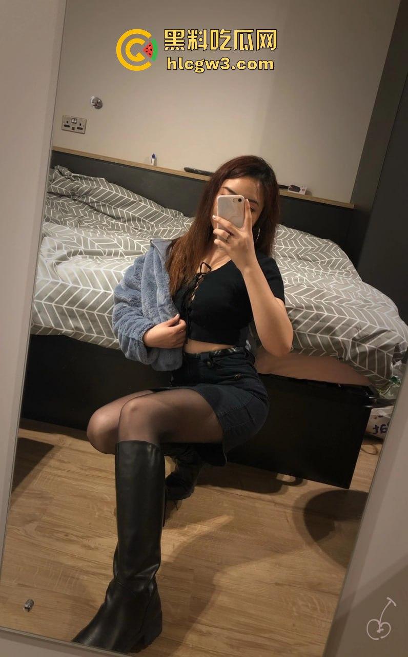 Sharman Court公寓绿帽情侣太会玩!谢菲尔德大学留子戴帽陪操,日完逼还晒学生证!-7