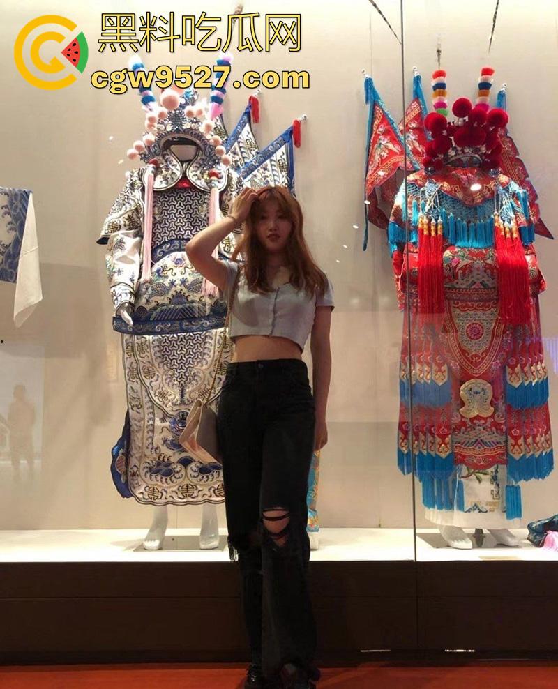 枣庄学院校花女神【何美君】,纯欲女大颜值超高,追不到的女神在床上,主动给金主口交内射!-3