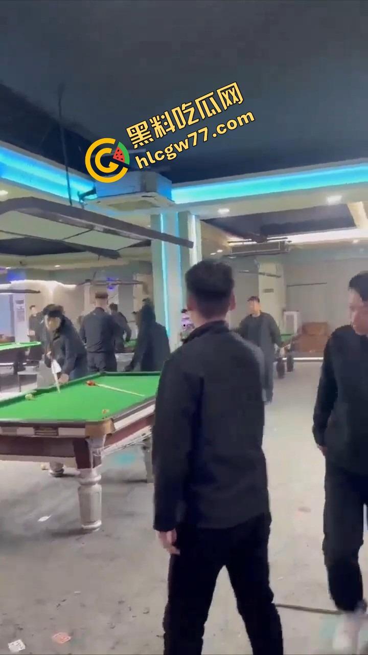 你别惹精神小伙,裤腰带一勒,砍山刀一抽,上来就给你一刀!你以为他是人?他是行走的社会炸弹!-7