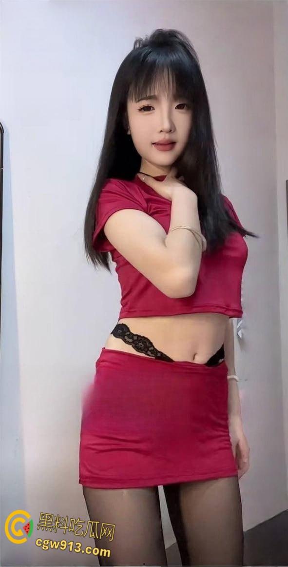 快手网红【牙不齐】,榜一大哥定制私拍,,透明假屌口交自慰,大力抽插粉嫩小穴,淫水四溢狂流!-4