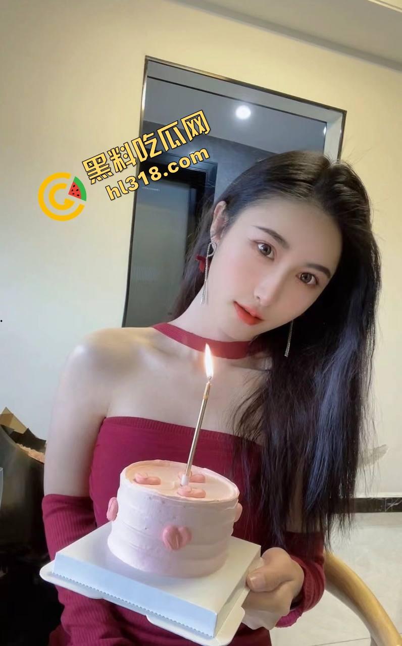 山西『李楠敏』暑假回家全程装乖,每次视频都说在忙,背地里买情趣内衣约炮前男友,被云盘相册曝光!-3