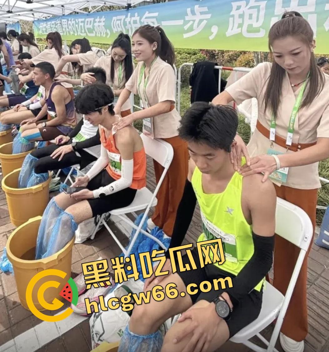 扬州马拉松跑步完直接上足浴,足浴店技师一坐上来一边按一边撩,晚上不得消费走一波!-4
