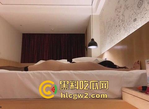 山西太原15中实习教师【童佳琪】骚浪视频泄露 私密视频中跪舔肉棒被操哭,娇喘浪叫浪得像条狗!-3