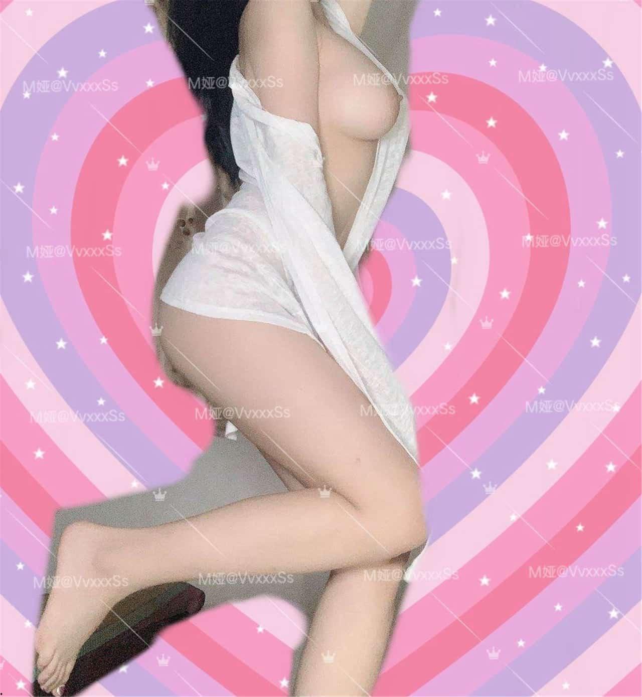 M娅--身材顶爆，巨乳超S曲线，男人梦寐欲求的女人。人间尤物，魔鬼身材！令男性血脉喷张的完美娇躯扭动起来，完全就是抵挡不住的惊人诱惑80p 54v合集-5