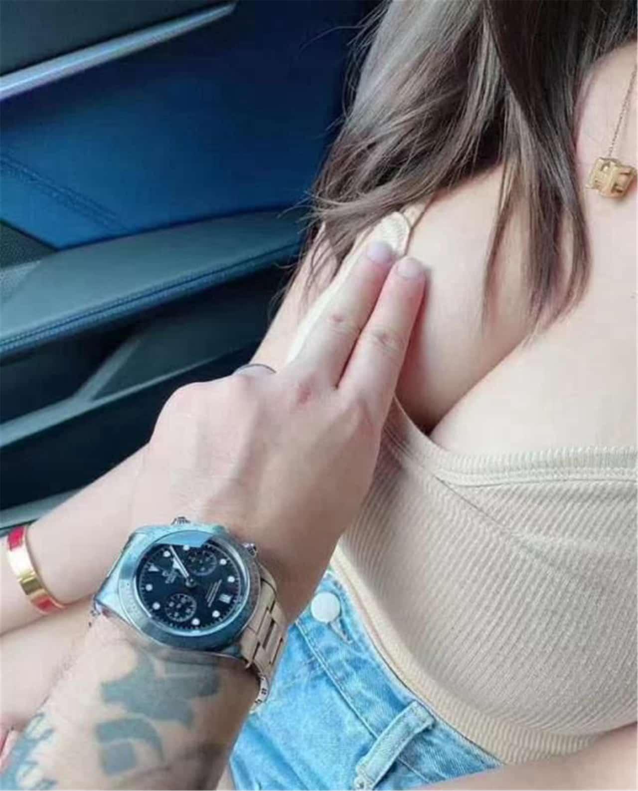 M娅--身材顶爆，巨乳超S曲线，男人梦寐欲求的女人。人间尤物，魔鬼身材！令男性血脉喷张的完美娇躯扭动起来，完全就是抵挡不住的惊人诱惑80p 54v合集-45