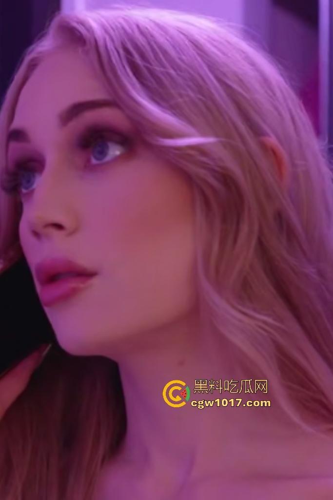 欧美金发御姐【Emma Starletto】为报复姐姐,和勾引姐夫做爱!奶子虽小技术却一流,姐夫还拔屌射B上!-1