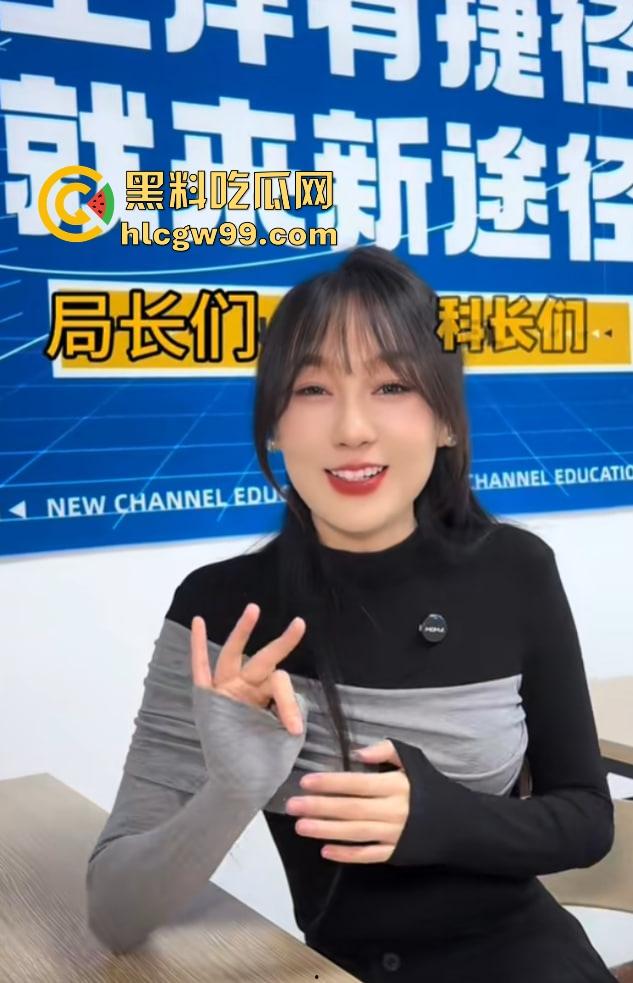 考公培训现场惊现抽象哥，直播模拟教师资格面试逆天发言，男生晕了打醒，女生晕了就操，面试官直接大脑死机！-5