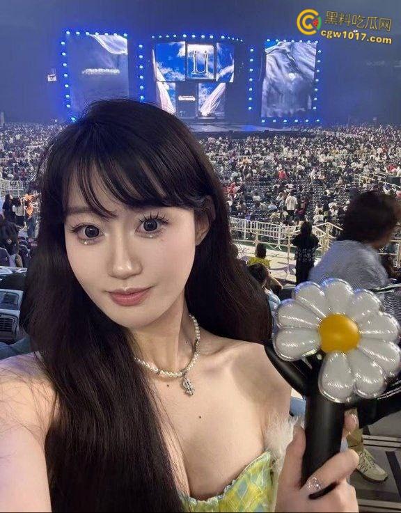 北方工大绝美校花,遭男友背刺大量自拍流出,玩户外露出取外卖,花式性爱舔肛吸屌,穿着护士制服被后入猛草!-1