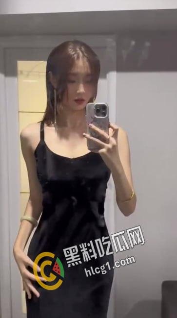 南京大学极品一字马裤里丝舞蹈生 漂亮学生妹私下极度反差 丰乳翘臀极品身材 黑丝大长腿抗肩猛操-4