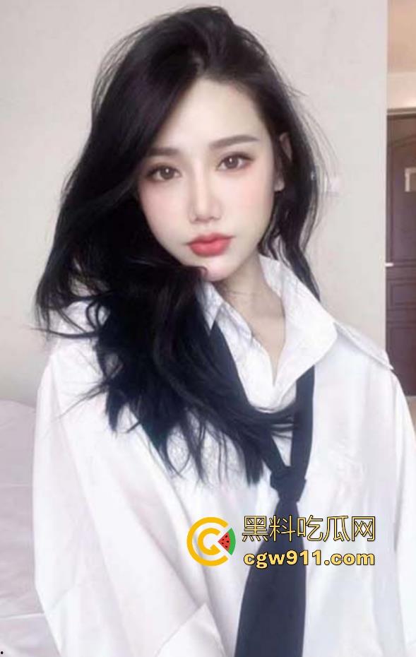 海角乱伦,趁姐姐洗碗的时候,拉下她的红色内裤,扣出水后爆操她,后入推臀无套内射!-3